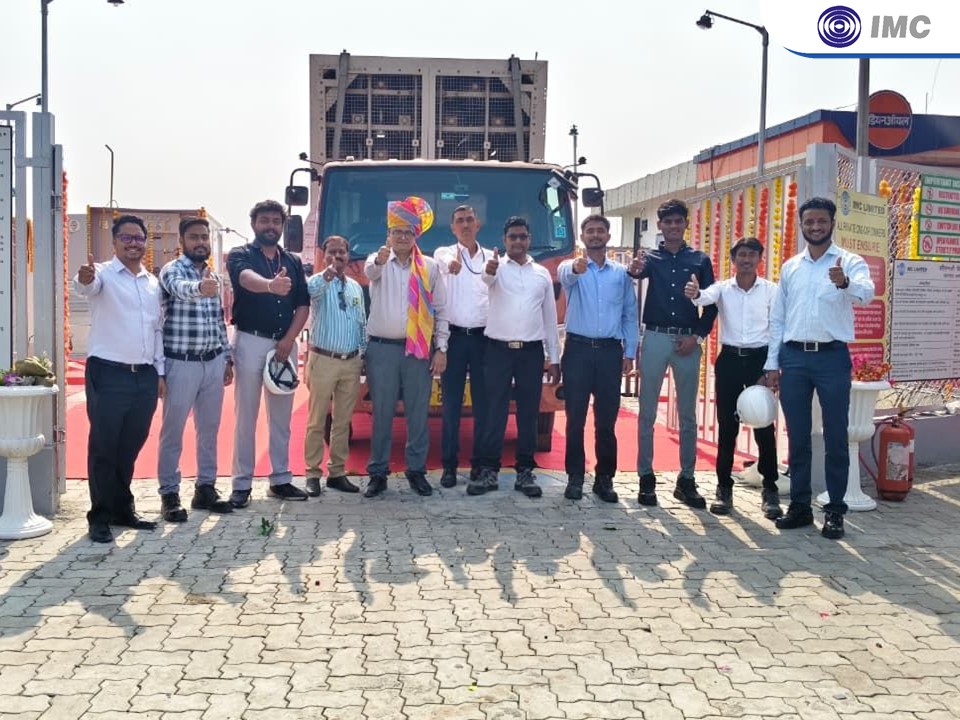 Inauguration of 26th CNG station Abhimadhav Petroleum in Malshiras Taluka, Solapur