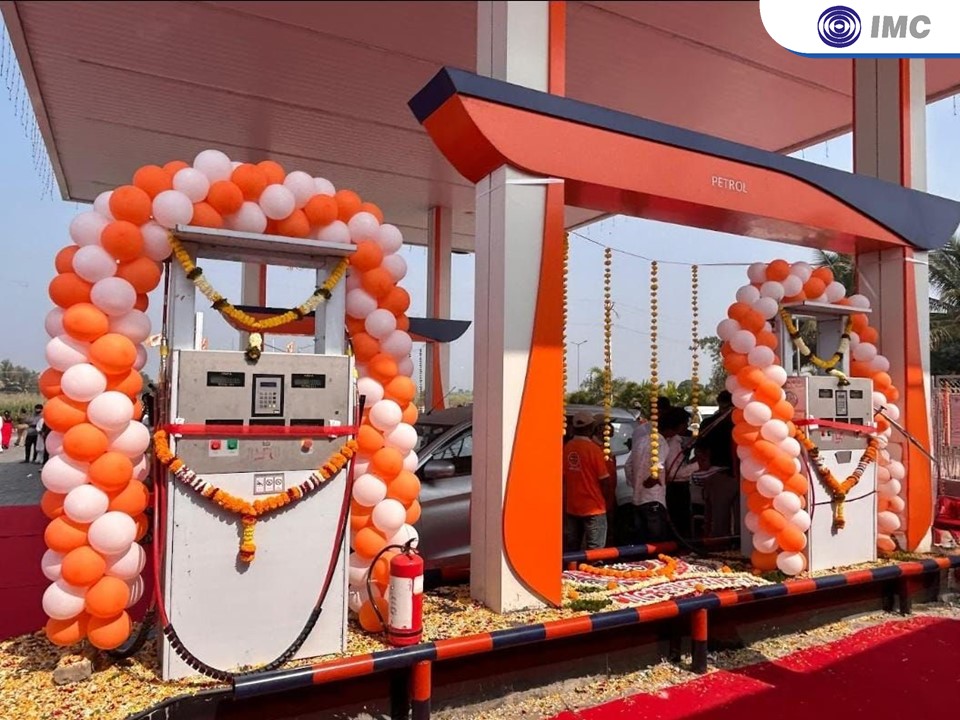 Inauguration of 26th CNG station Abhimadhav Petroleum in Malshiras Taluka, Solapur
