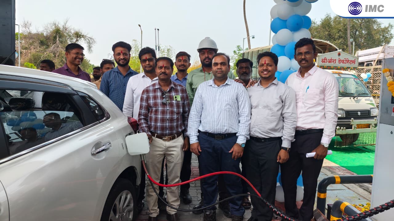 Inauguration of 30th CNG station Lonari Brothers, Natapute, Solapur